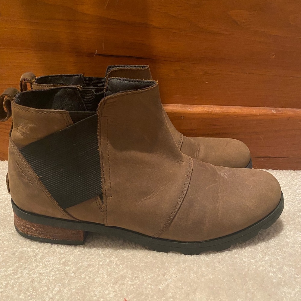SOREL Women’s Emelie Chelsea Boot in color Major